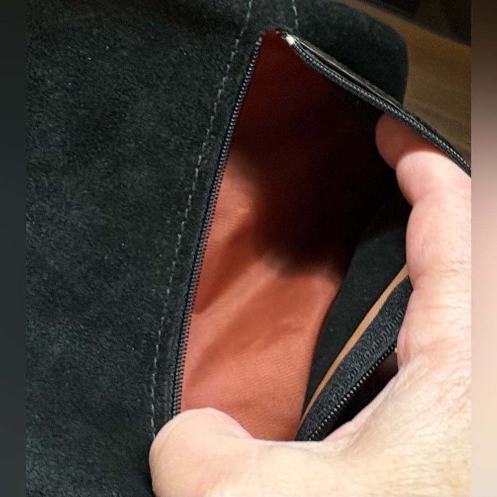 NWOT Purse: Suede, Crossbody, Stamped-Leather Decor, Zip Closure, Red Interior - Picture 4 of 7
